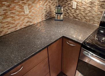 Moderne Küchen mit Granit Arbeitsplatten